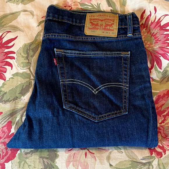 LEVIS size 36W x 30L 541 Style Jean Cotton Stretch StraightLeg ZipperFly
$79 - Picture 1 of 16